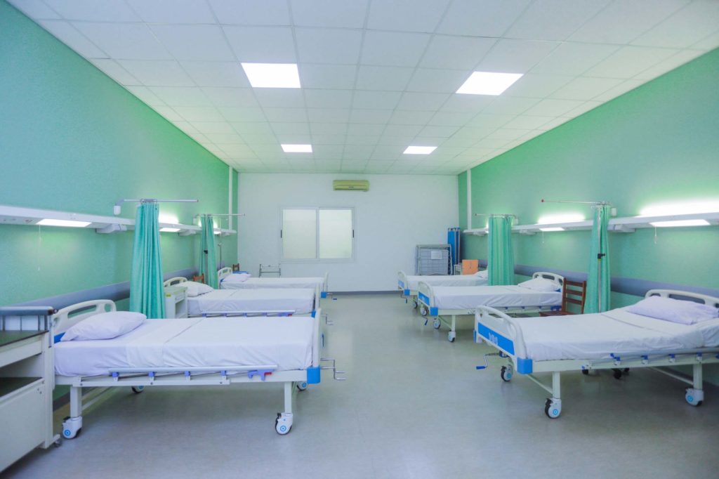Chambre d'hospitalisation à 6 lits au Centre Medical de la Communauté, Lubumbashi.